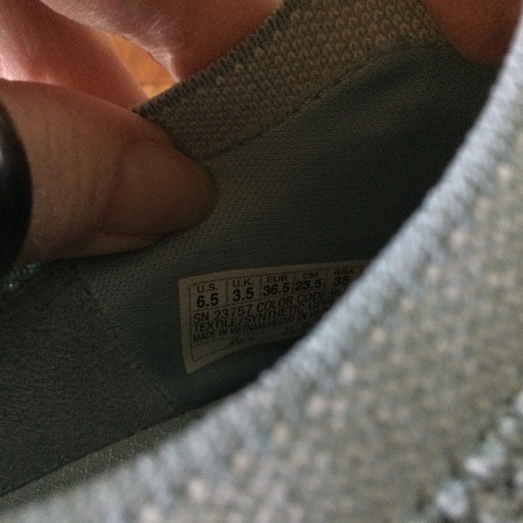 ✔️ Like New Skechers Arya Sneaker Woman’s Size 6.5 - Picture 4 of 8